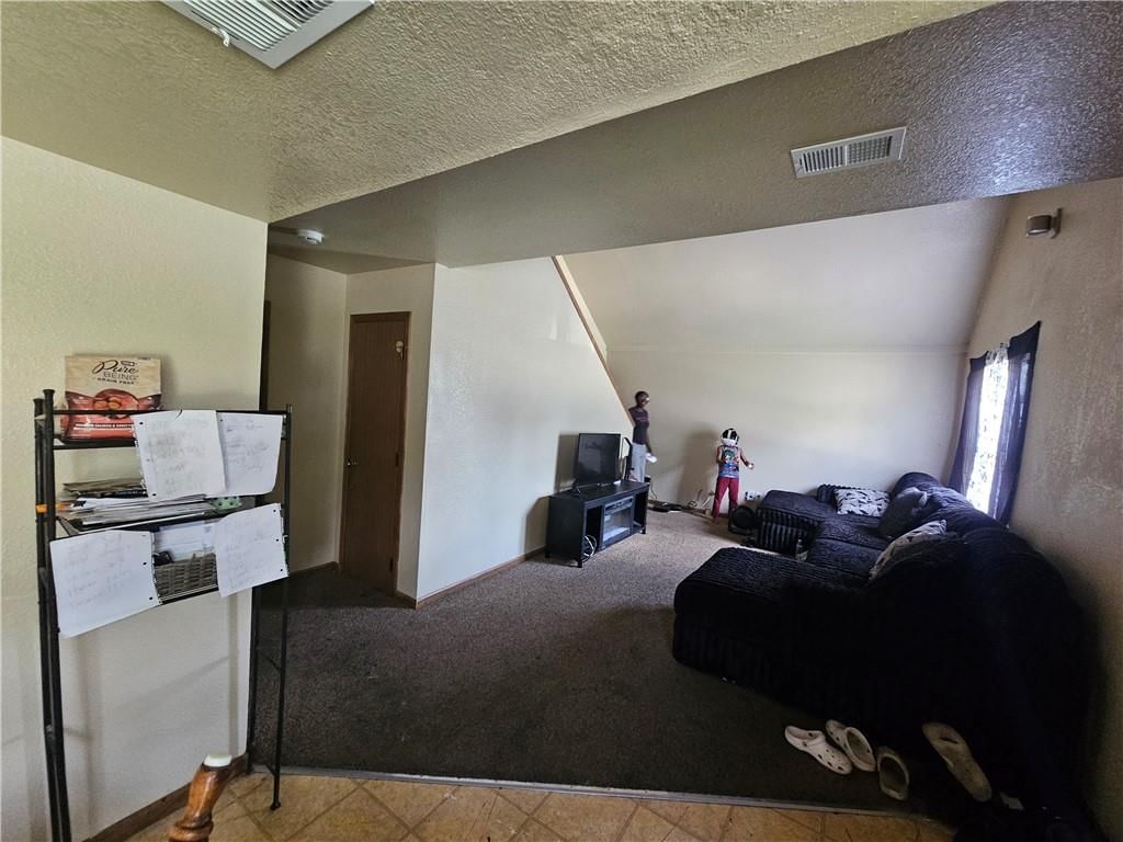 6805 E Cleveland Avenue — photo 8