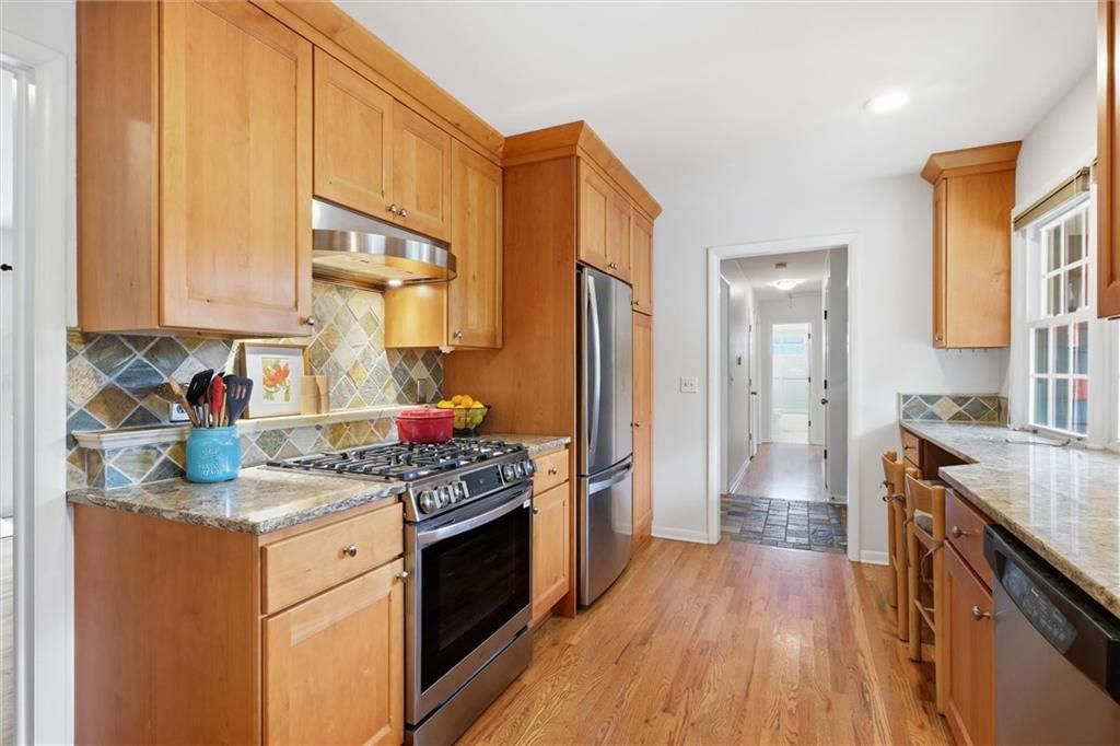 214 W 114th Street — photo 12