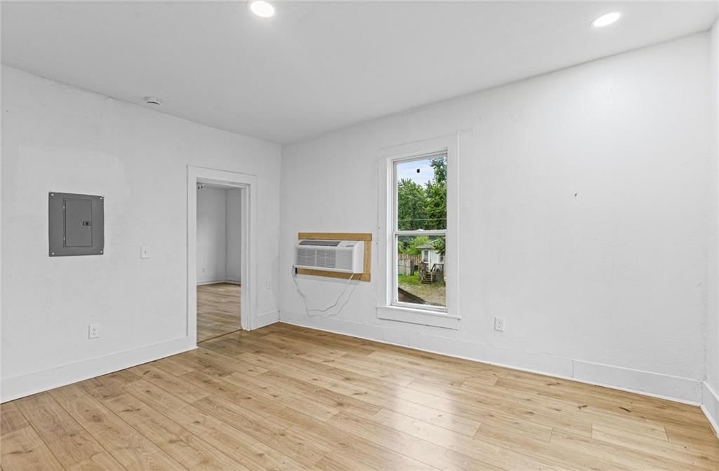 417 W 2nd Street — photo 10