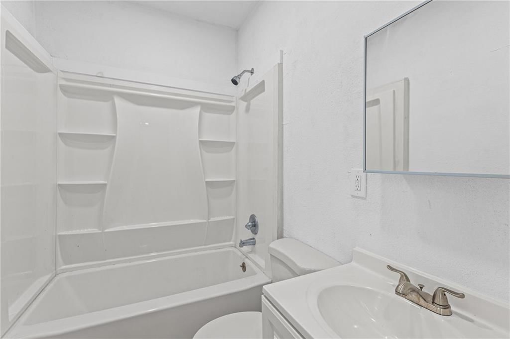 417 W 2nd Street — photo 12