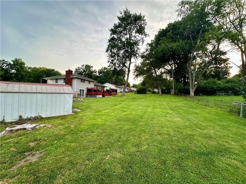904 NE 60th Terrace — photo 42