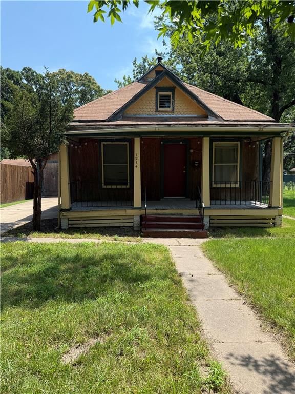 1214 Oakland Avenue, Topeka, KS