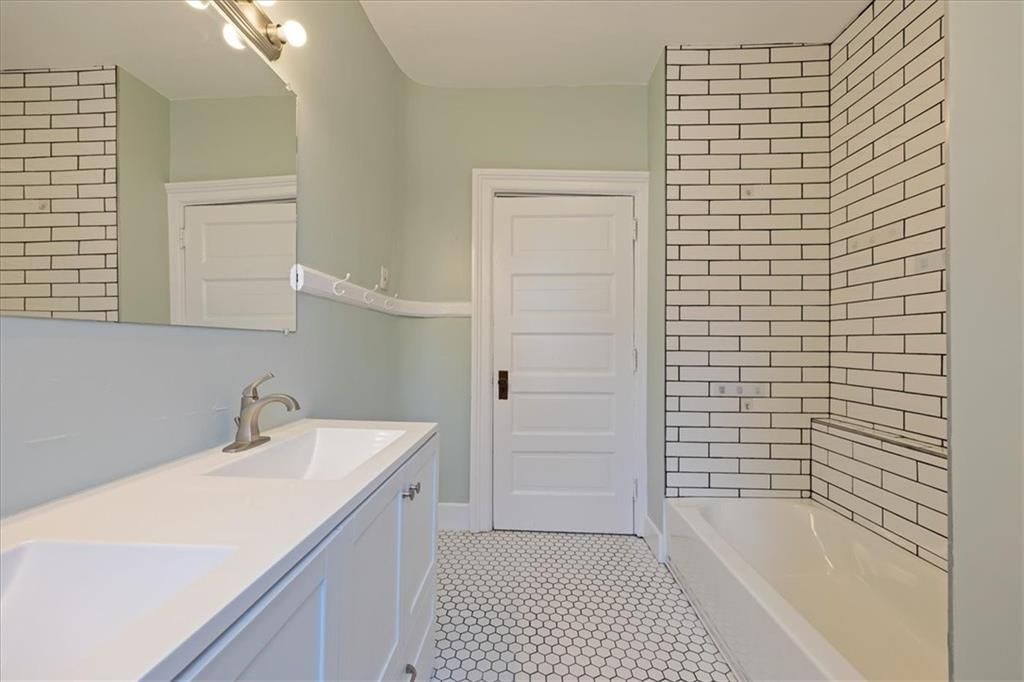 3612 Wyandotte Street — photo 27