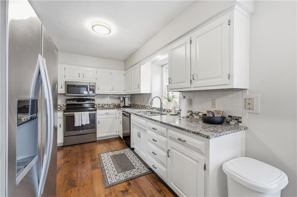 11205 RILEY Street — photo 4