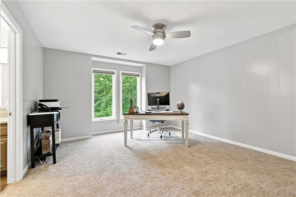 Photo 21 of 43 - 6100 NW 78TH Street, Kansas City, MO 64151