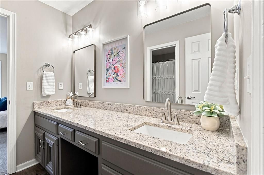 Photo 25 of 43 - 6100 NW 78TH Street, Kansas City, MO 64151