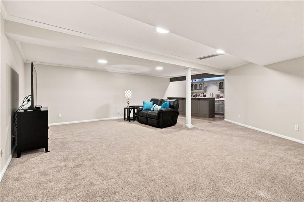 Photo 28 of 43 - 6100 NW 78TH Street, Kansas City, MO 64151