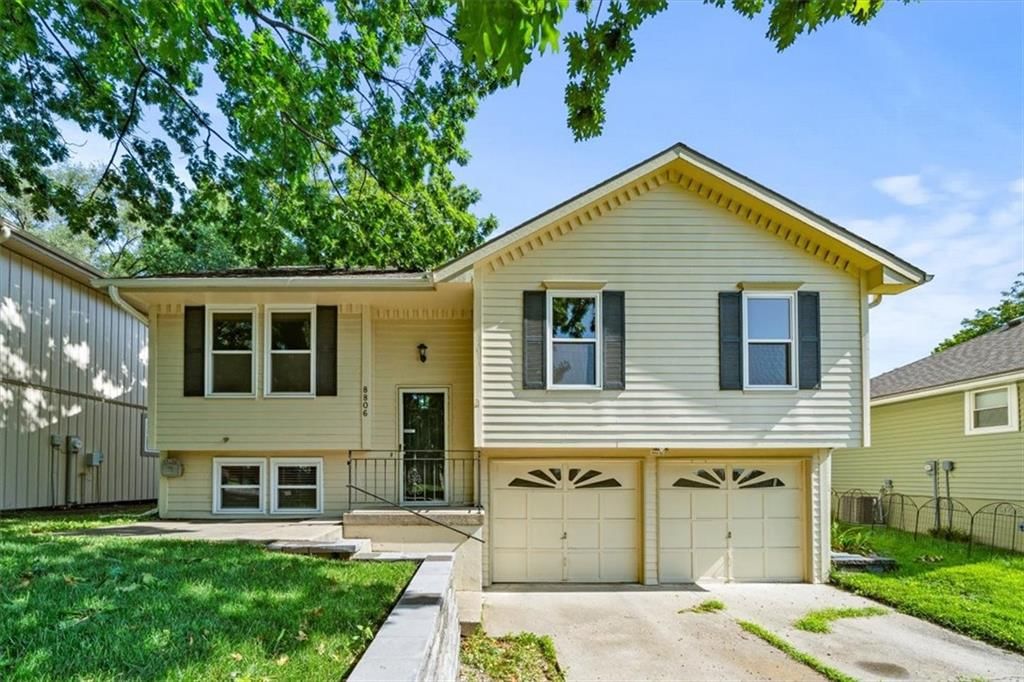 8806 NE 73rd Street — photo 1