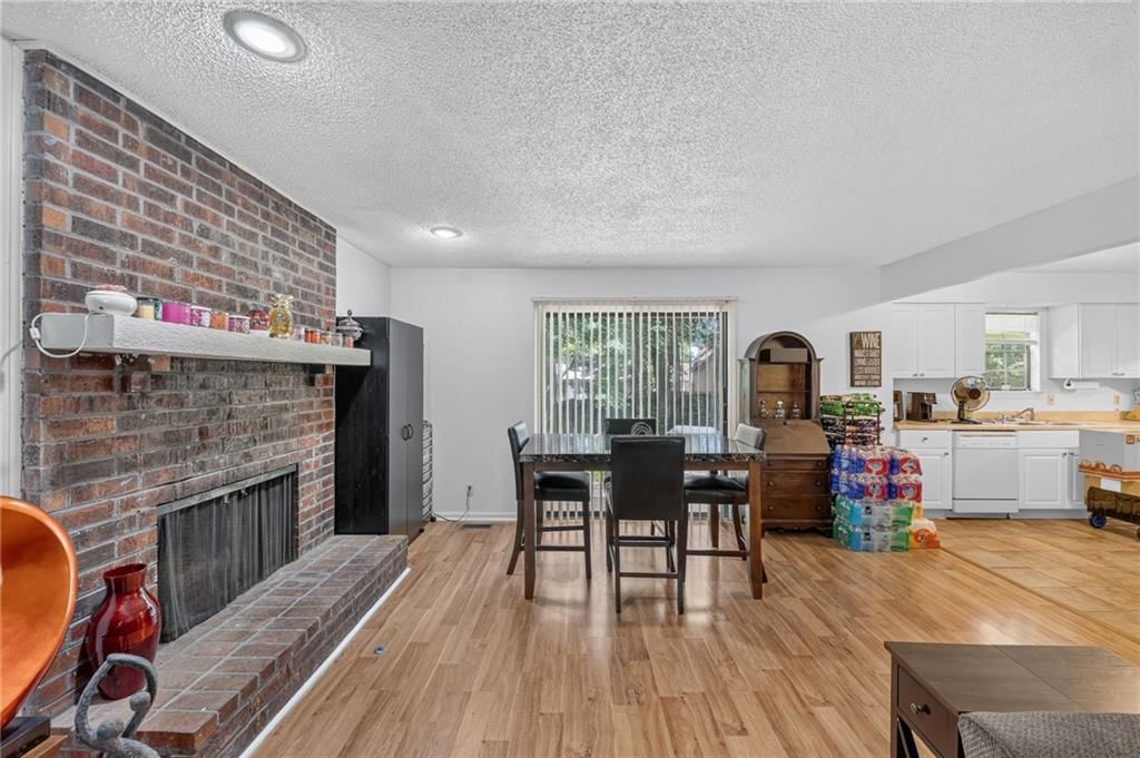 8337-8339 Farley Street — photo 7