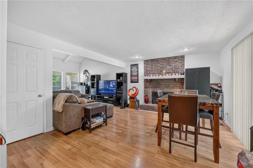 8337-8339 Farley Street — photo 9