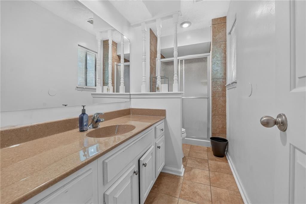 8337-8339 Farley Street — photo 16