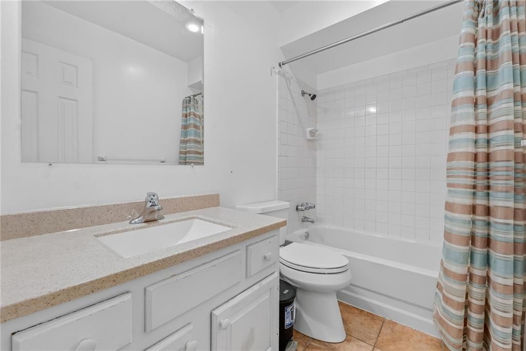 8337-8339 Farley Street — photo 18
