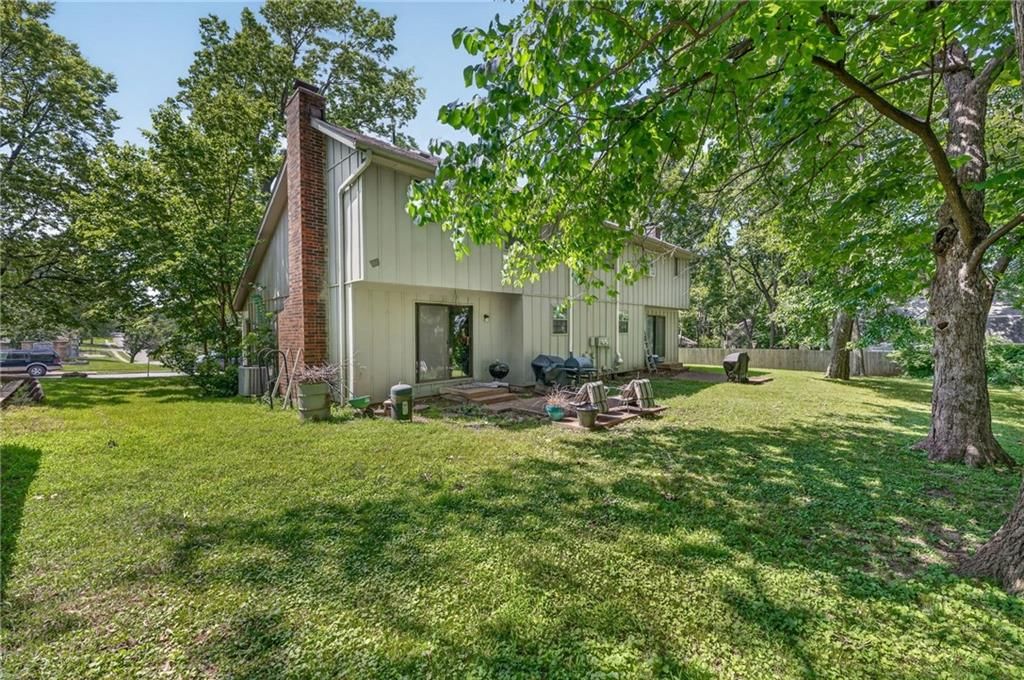 8337-8339 Farley Street — photo 40
