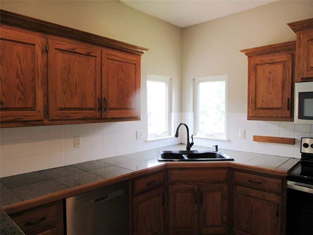 16344 S Central Street — photo 8