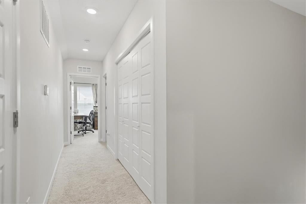Photo 19 of 36 - 8841 SW 9th Terrace, Lee's Summit, MO 64064