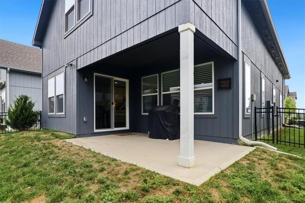 Photo 34 of 36 - 8841 SW 9th Terrace, Lee's Summit, MO 64064