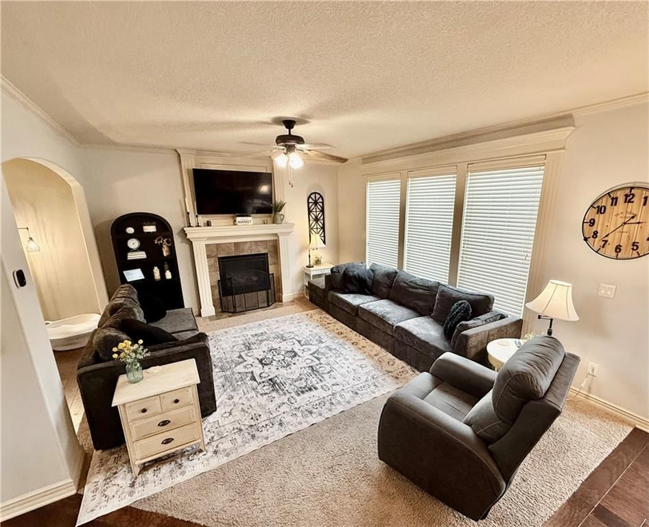 409 SW Webster Drive — photo 9