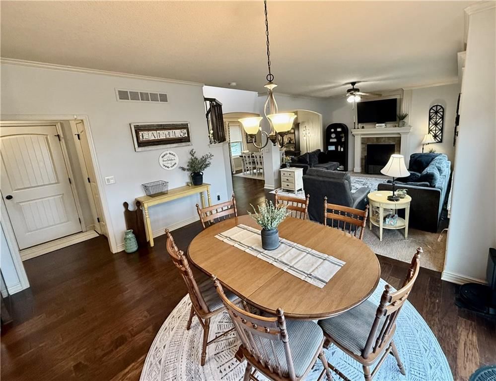 409 SW Webster Drive — photo 11