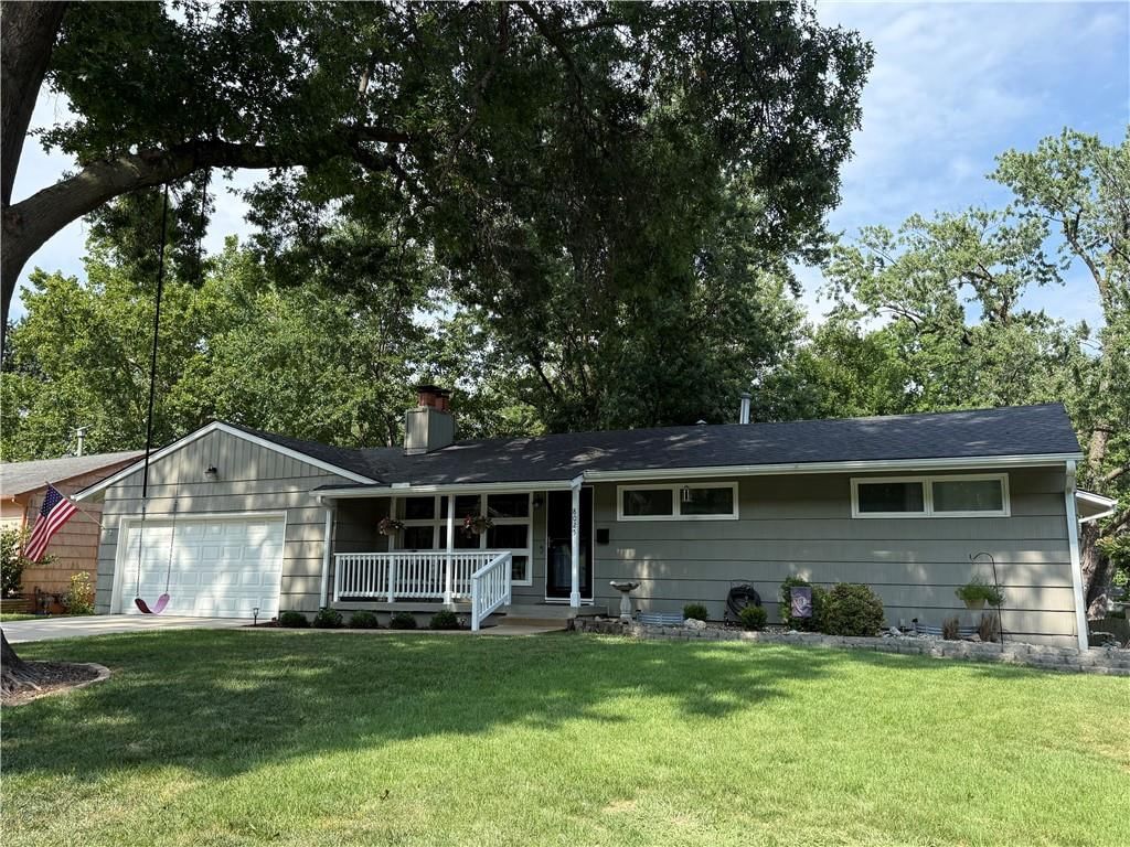 8025 Maple Street — photo 1