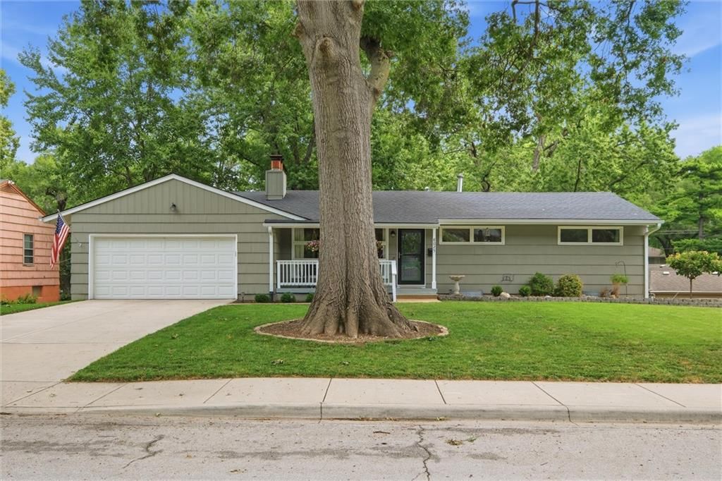 8025 Maple Street — photo 4