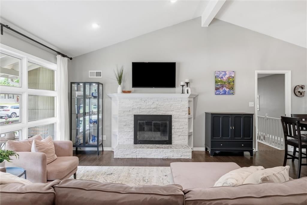 8025 Maple Street — photo 7