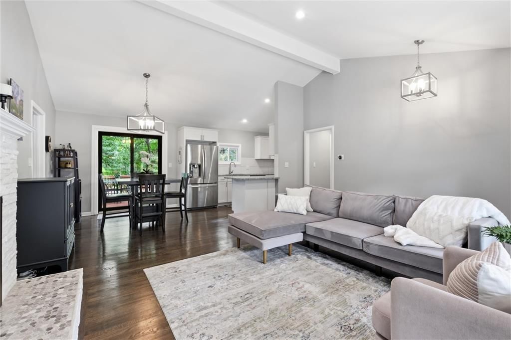 8025 Maple Street — photo 11