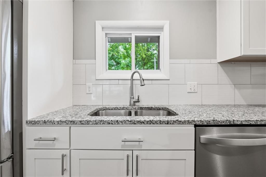 8025 Maple Street — photo 14