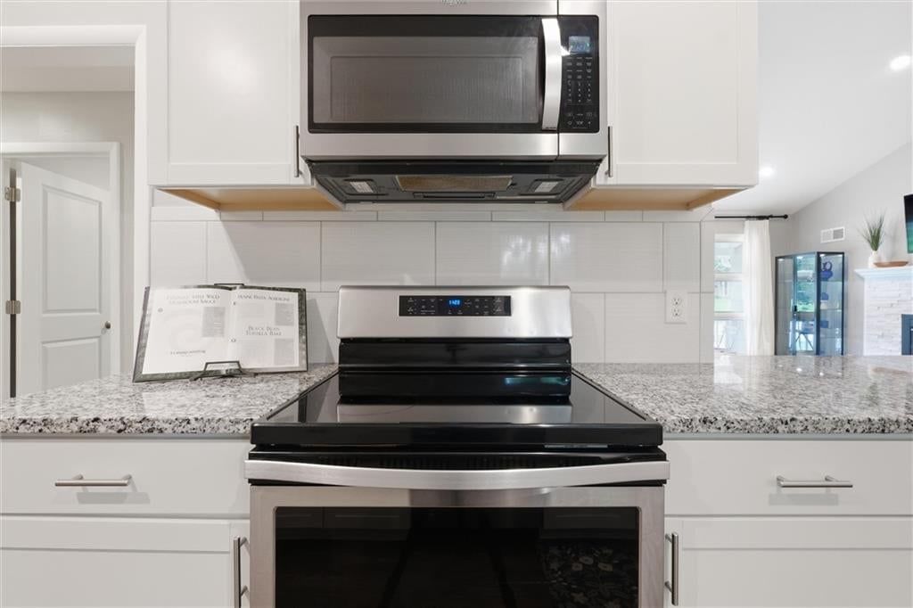 8025 Maple Street — photo 15