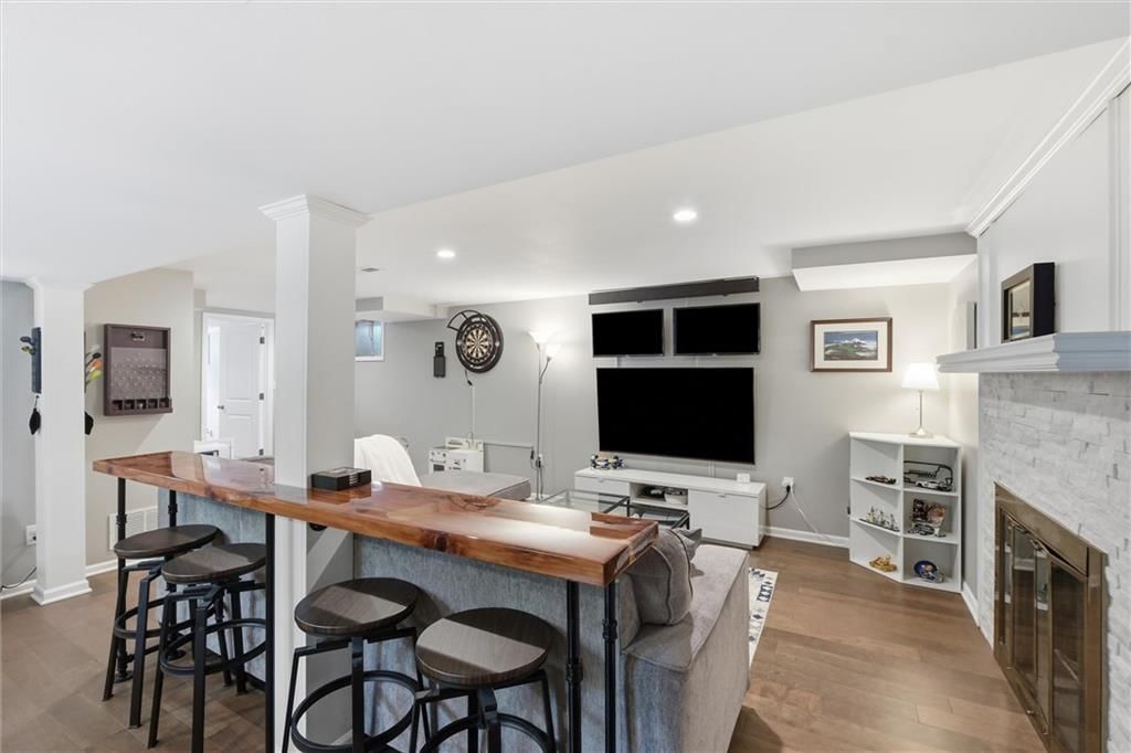 8025 Maple Street — photo 30