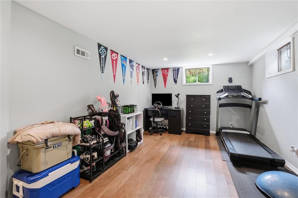 8025 Maple Street — photo 35