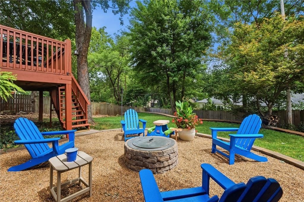 8025 Maple Street — photo 37