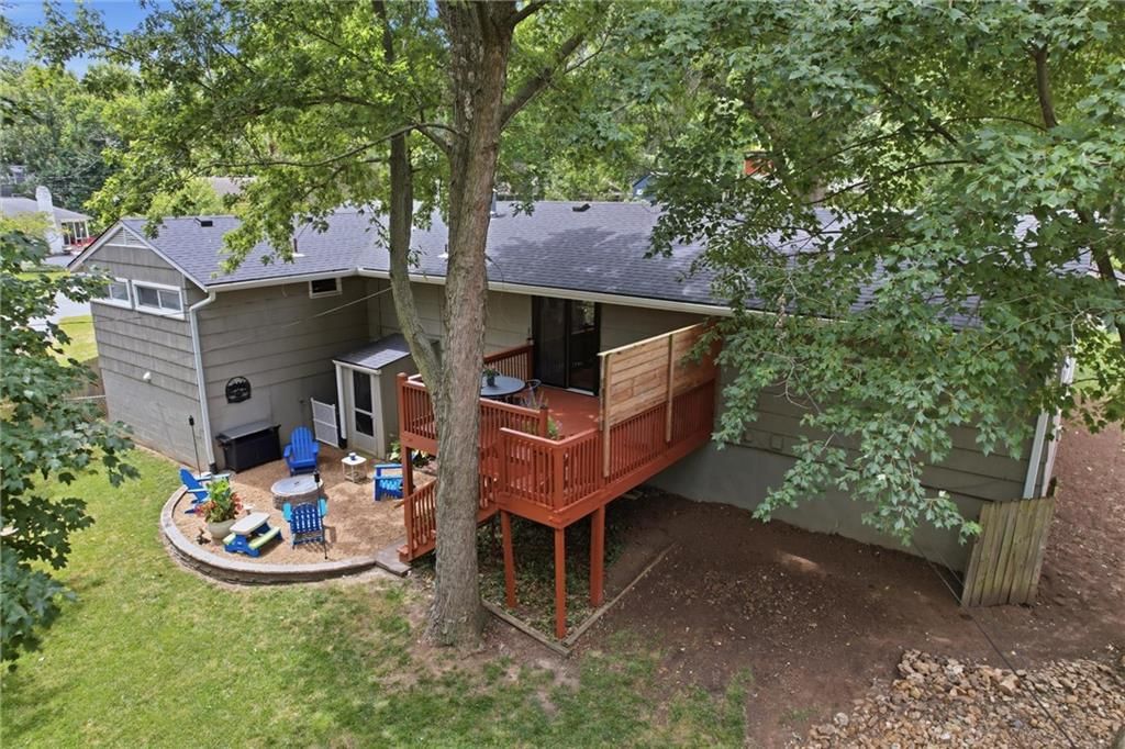 8025 Maple Street — photo 43