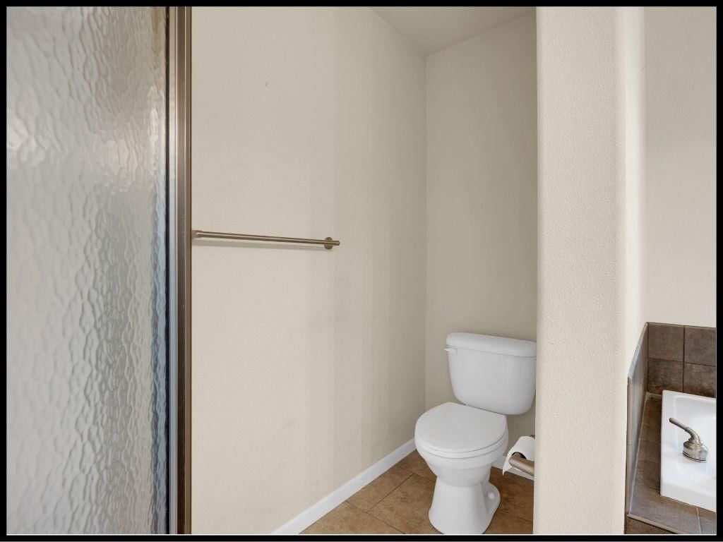 560 NE 115th Road — photo 32