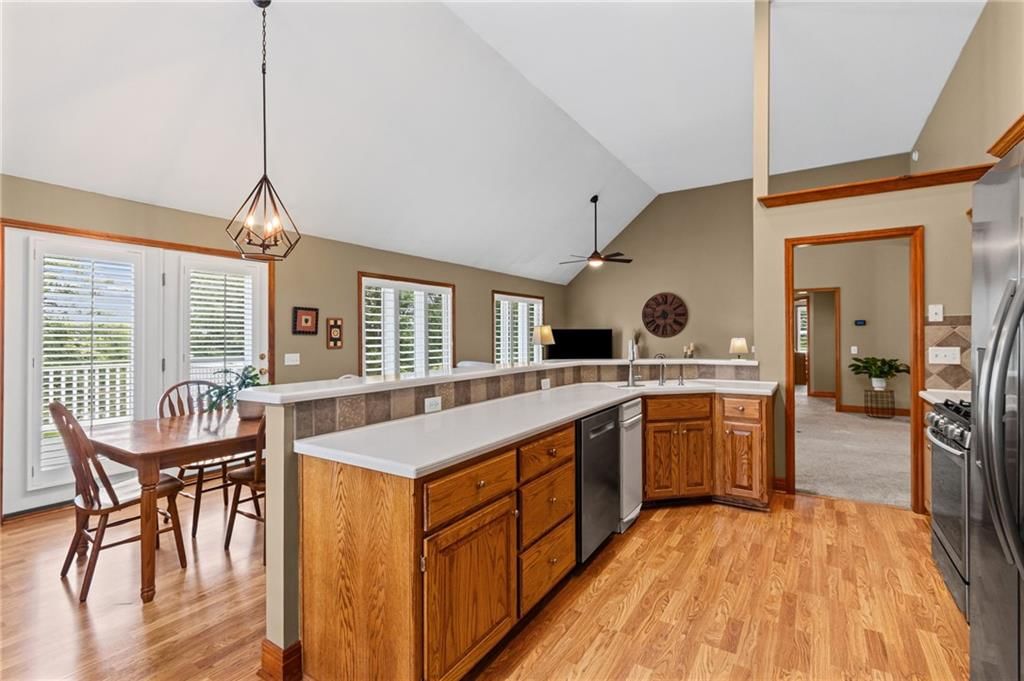 6401 SW Reed Lane — photo 10