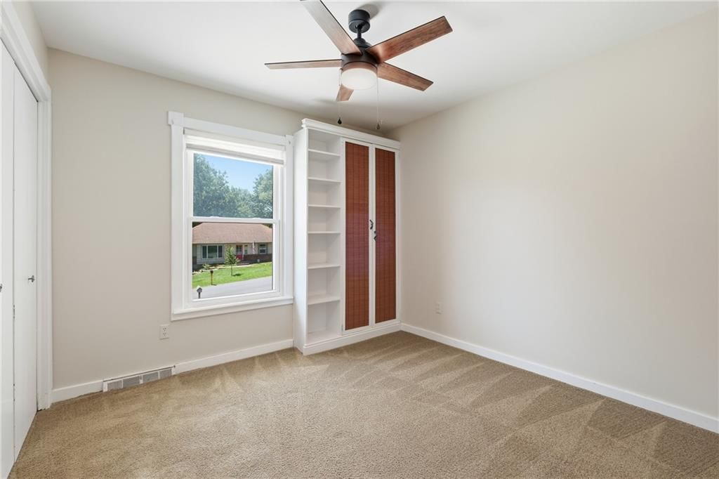21222 W 70th Street — photo 16