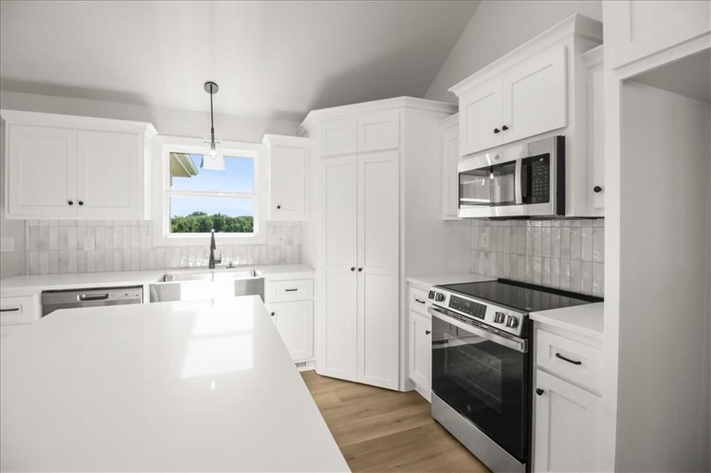 1325 N Holland Court — photo 7