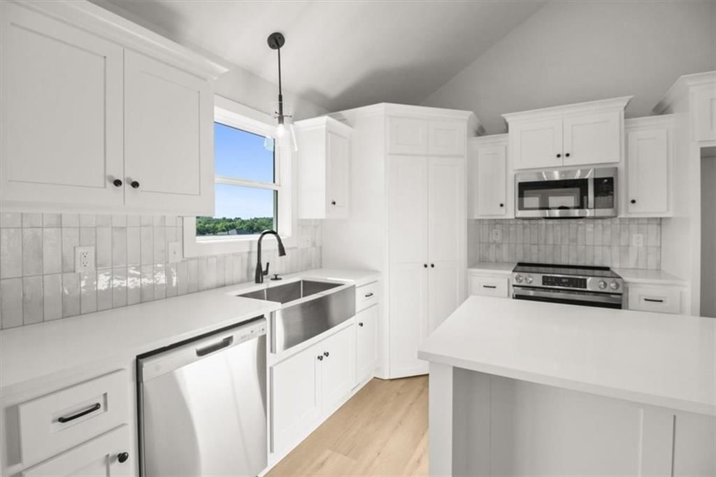 1325 N Holland Court — photo 8