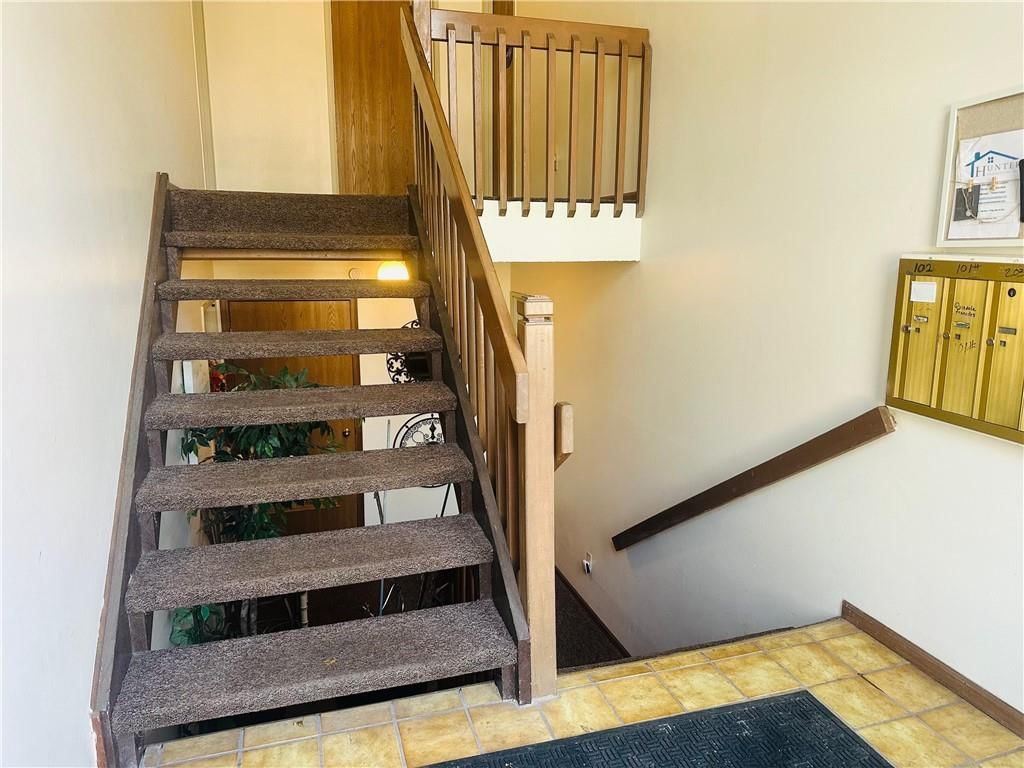 8139 Holmes Road — photo 3
