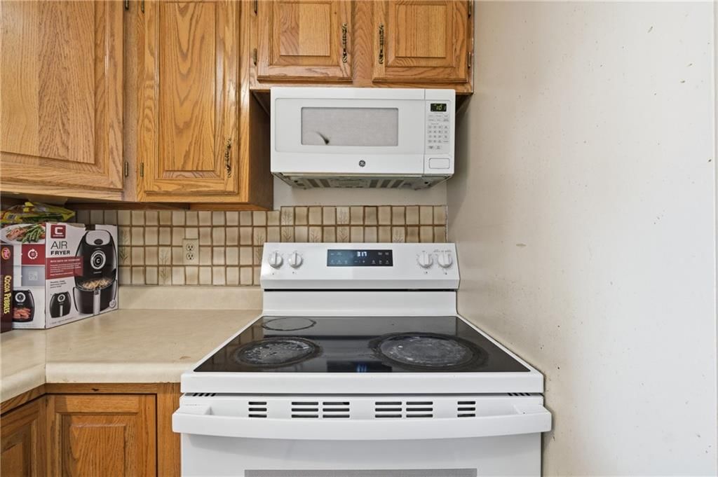 8139 Holmes Road — photo 7