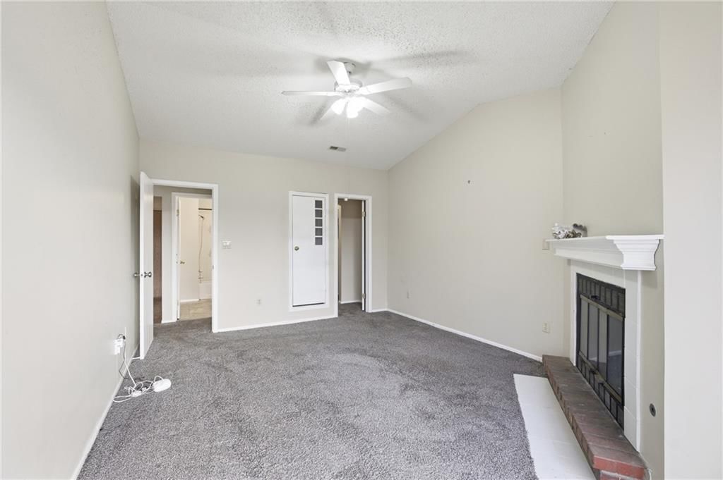 8139 Holmes Road — photo 10