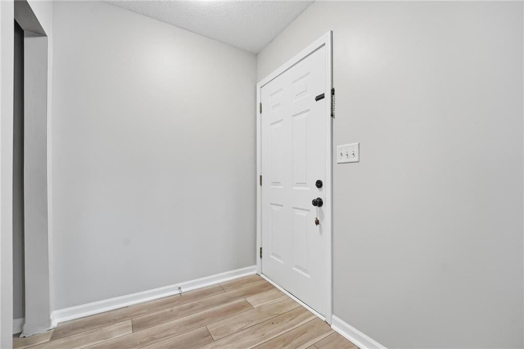 1010 E Langsford Road — photo 5