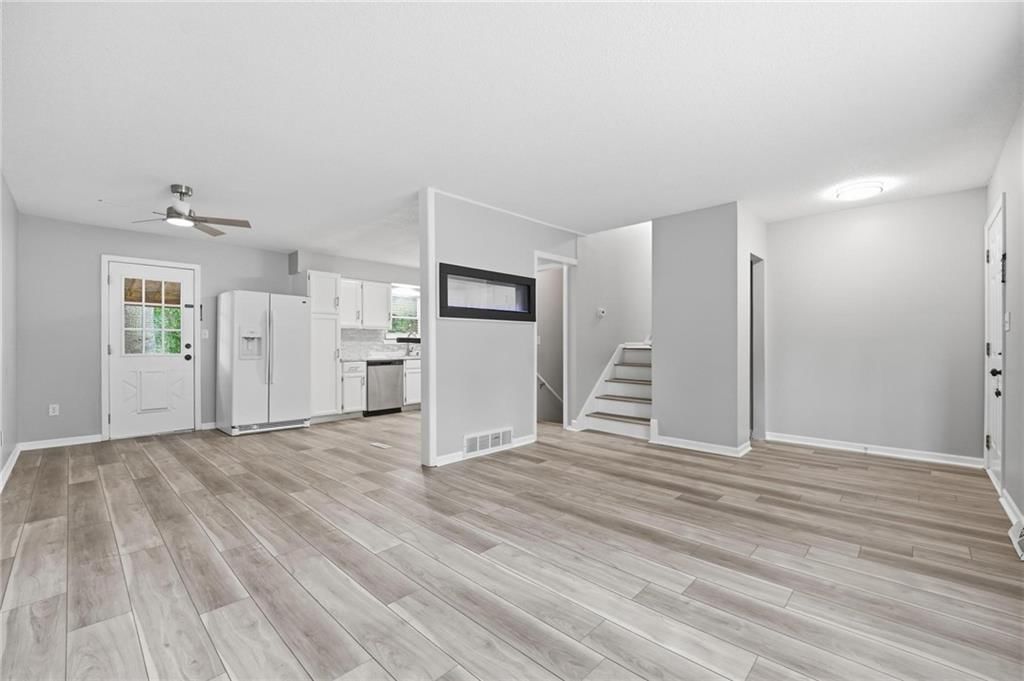 1010 E Langsford Road — photo 9
