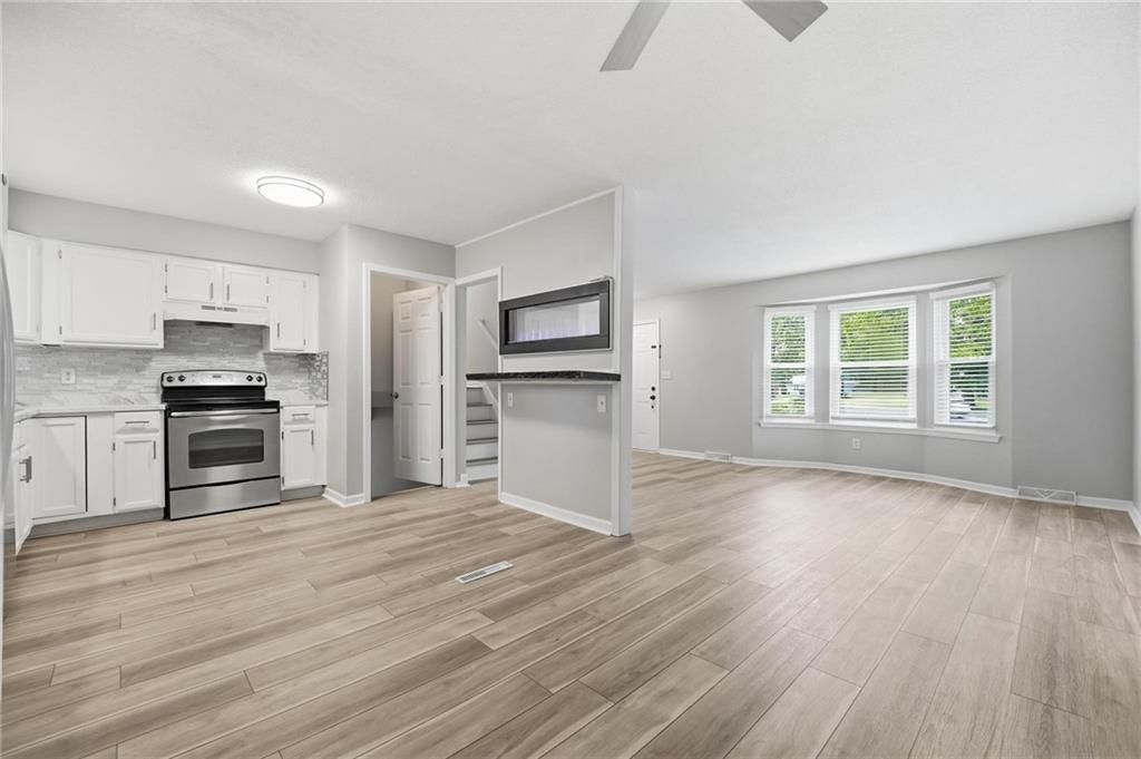 1010 E Langsford Road — photo 11