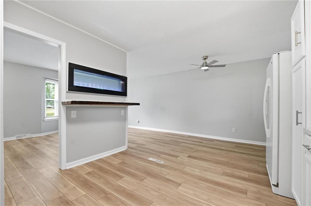 1010 E Langsford Road — photo 13