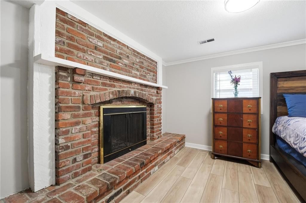 1010 E Langsford Road — photo 16