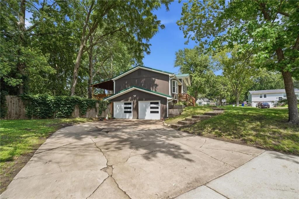 1010 E Langsford Road — photo 34