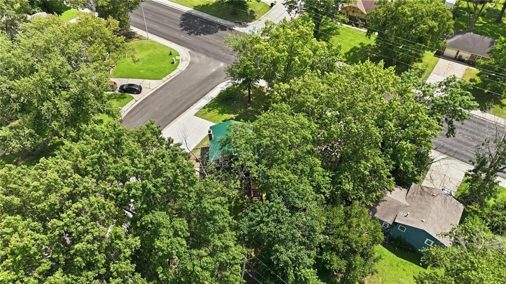 1010 E Langsford Road — photo 35