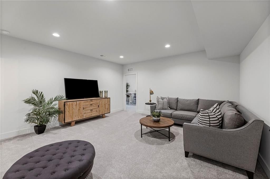 12201 S Emerald Street — photo 35