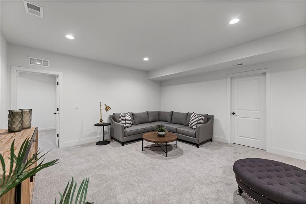 12201 S Emerald Street — photo 36