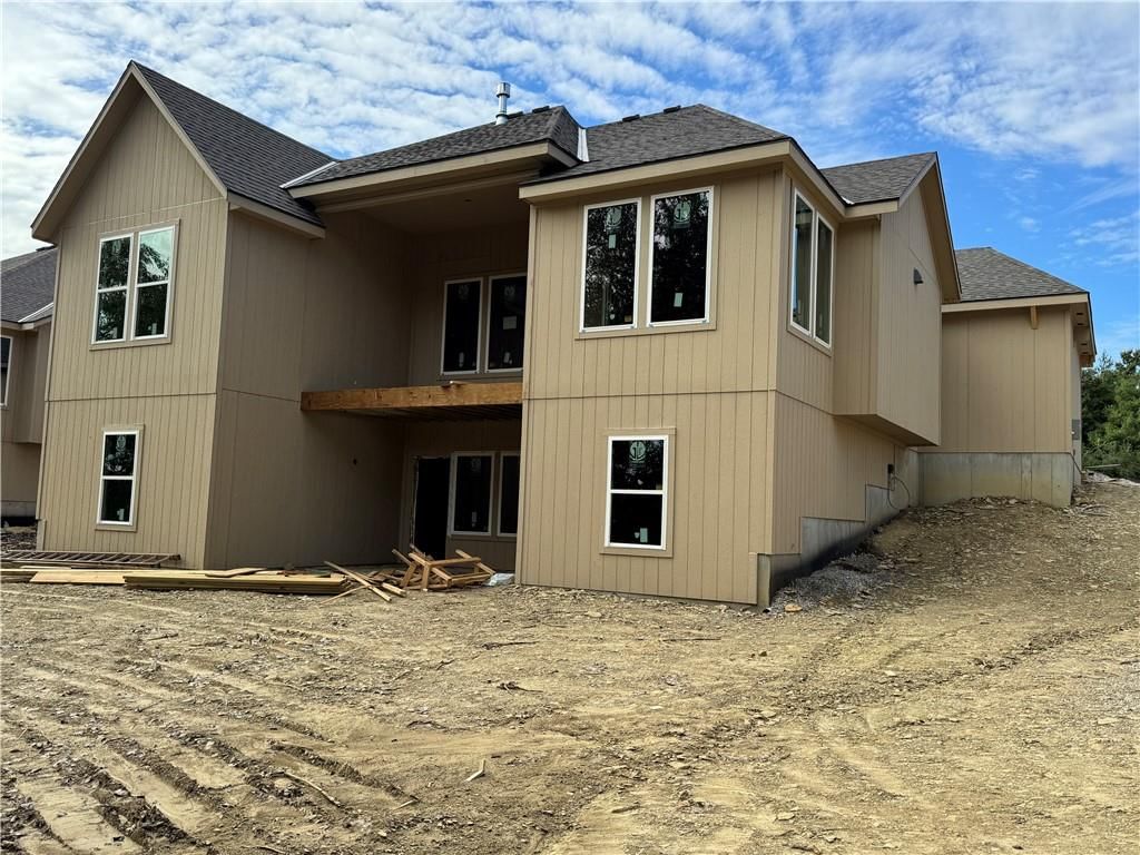 12201 S Emerald Street, Olathe, KS: listing photo 3